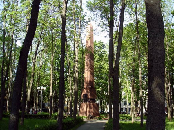 Памятник, скульптура