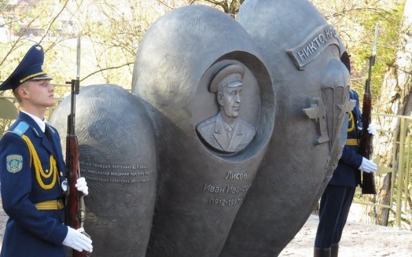 Памятник генералам воздушно десантных войск