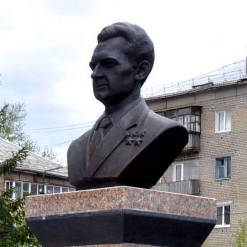 Памятник В. И. Севастьянову