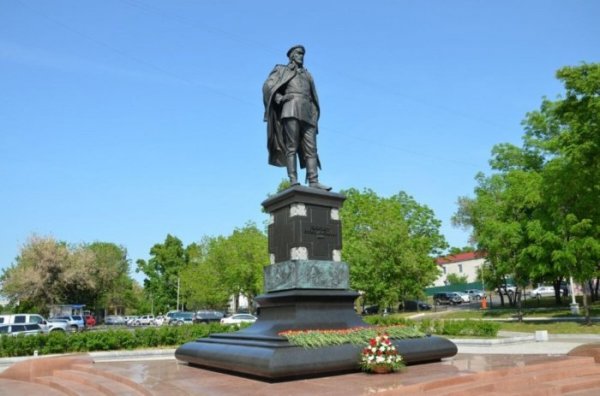 Памятник Якову Дьяченко