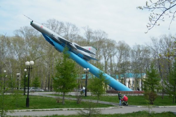 Самолёт-памятник Су-7Б 