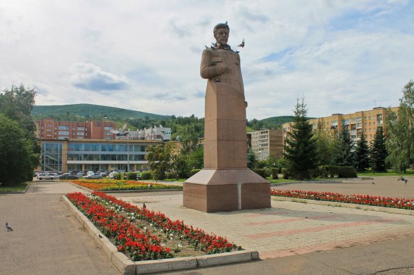 Памятник Я. М. Свердлов в Красноярске