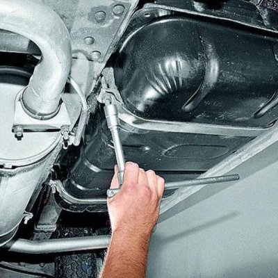 Снятие и установка бензобака, от 8000 до 15 000