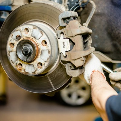 Замена тормозных колодок, дисковых легковые, от 2000 до 5000