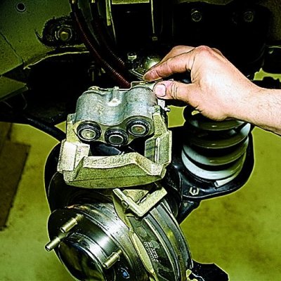 Замена суппорта (прокачка) от 4000 до 6000