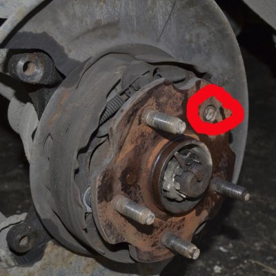 Замена шпильки колеса, от 2000 до 5000