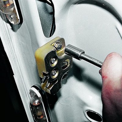 Замена замка багажника, от 2500 до 4000