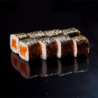 Классический мини ролл с лососем