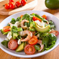 Салат с авокадо и креветками