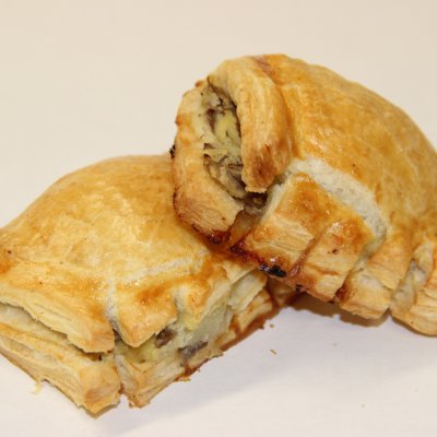 Слоенные пирожки с грибами