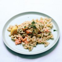 Фарфалле с семгой и мятой