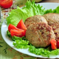 Котлетки из индейки с гарниром