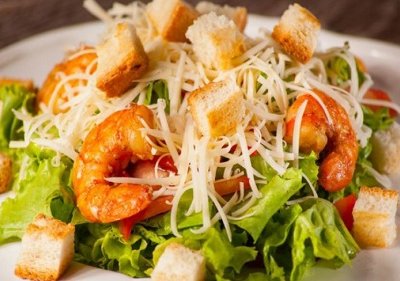Цезарь с креветками 
