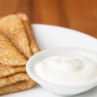 Блины со сметаной