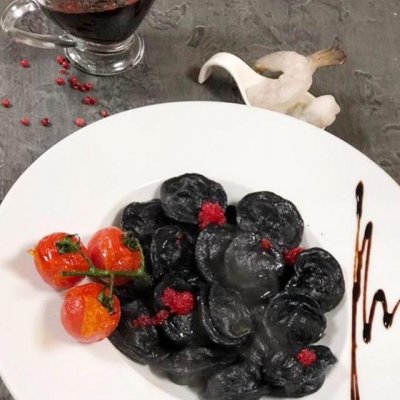 Пельмени с креветками и курицей