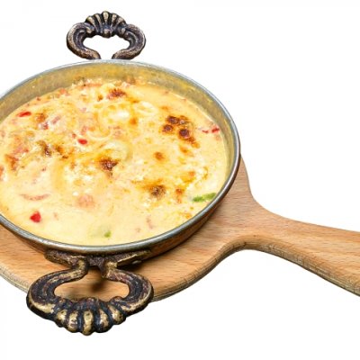 Яичница в сметане с овощами