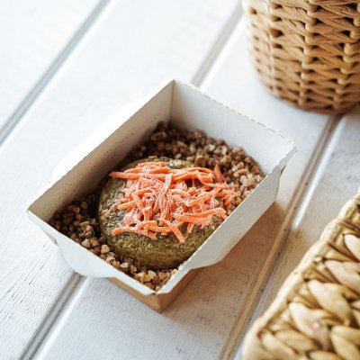 БИТОЧЕК В СЛИВОЧНОМ СОУСЕ С ГРЕЧНЕВЫМ ГАРНИРОМ (100/130Г) 