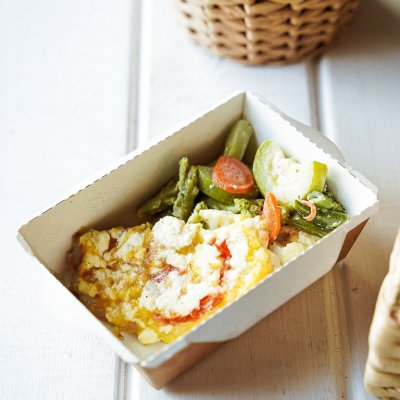 СВИНАЯ ОТБИВНАЯ С ОВОЩНЫМ АССОРТИ (50/100Г) 