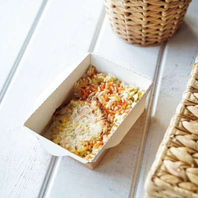  КОТЛЕТА "НЕЖНАЯ" С ГАРНИРОМ "РИС С ОВОЩАМИ" (60/100Г)