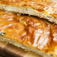 ПИРОГ ВЕТЧИНА/СЫР/МАСЛИНЫ (1 КГ)