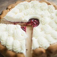 ПИРОГ БРУСНИКА/НАТУРАЛЬНЫЕ СЛИВКИ (1 ШТ.)