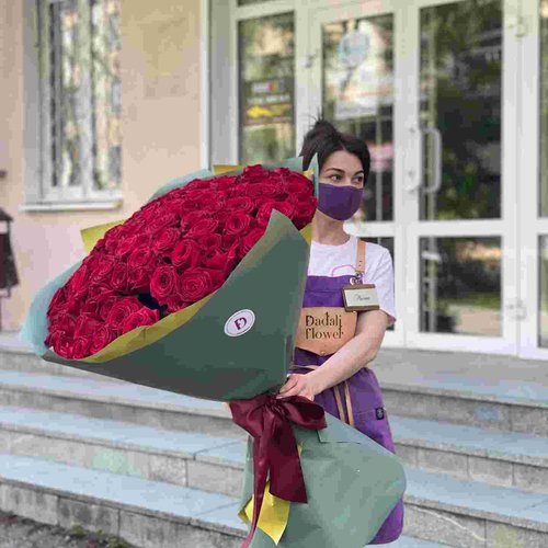 БУКЕТ ИЗ РОЗ "РУБИНОВАЯ РОЗА"