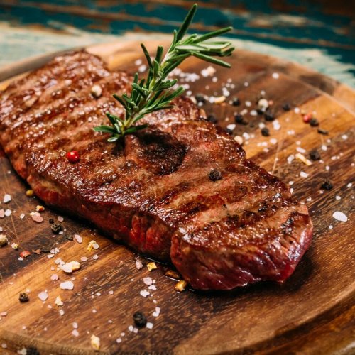 Стейк говяжий