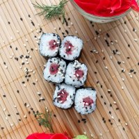 Классический ролл с тунцом