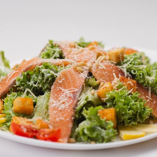 Цезарь с семгой