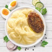 Котлеты в сливочном соусе и картофельным пюре