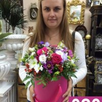 Цветы в шляпной коробке 020