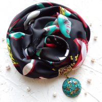 Платок с кулоном №3