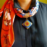 Платок с кулоном №6