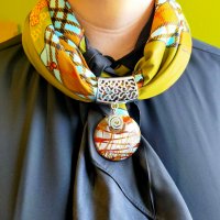 Платок с кулоном №7