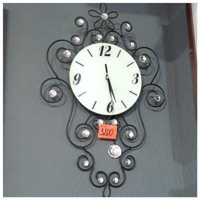 Часы со стразами