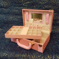 Шкатулка ювелирная