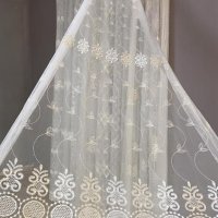 Современные шторы. Вышивка на сетке.