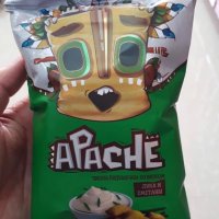 Пшеничные чипсы-подушечки Апачи (Apache) со вкусом Лука и Сметаны