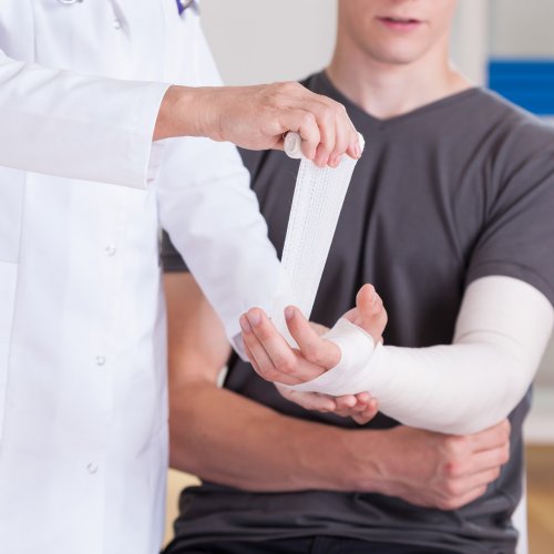 Первичный прием травматолога-ортопеда, хирурга