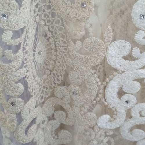 Современные шторы. Вышивка на сетке.