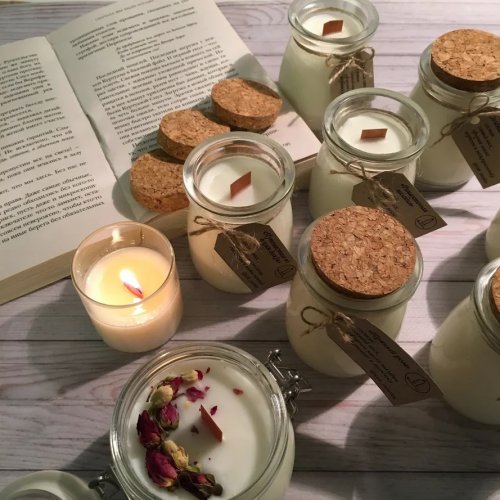 Свеча из соевого воска с пробковой крышкой