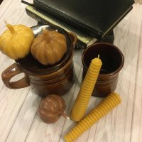 Свеча из пчелиного воска "Тыковка"