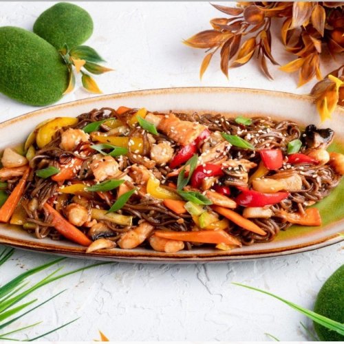 Лапша соба с курицей