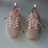 Текстильные лёгкие кроссовки