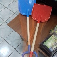 Лопатка детская пластмасса+дерево 60 см