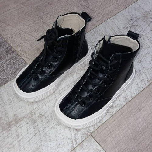 Кожанные ботинки с двух сторон