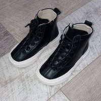 Кожанные ботинки с двух сторон