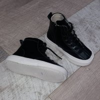 Кожанные ботинки с двух сторон