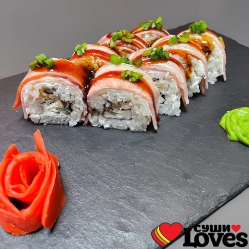 Ролл «С Мидиями и Копчёным Беконом»