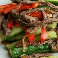 Салат с обжаренной говядиной